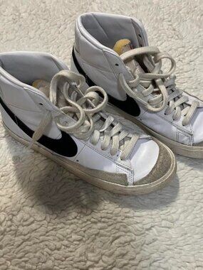 NIKE 77' BLAZERS ~ SIZE W7